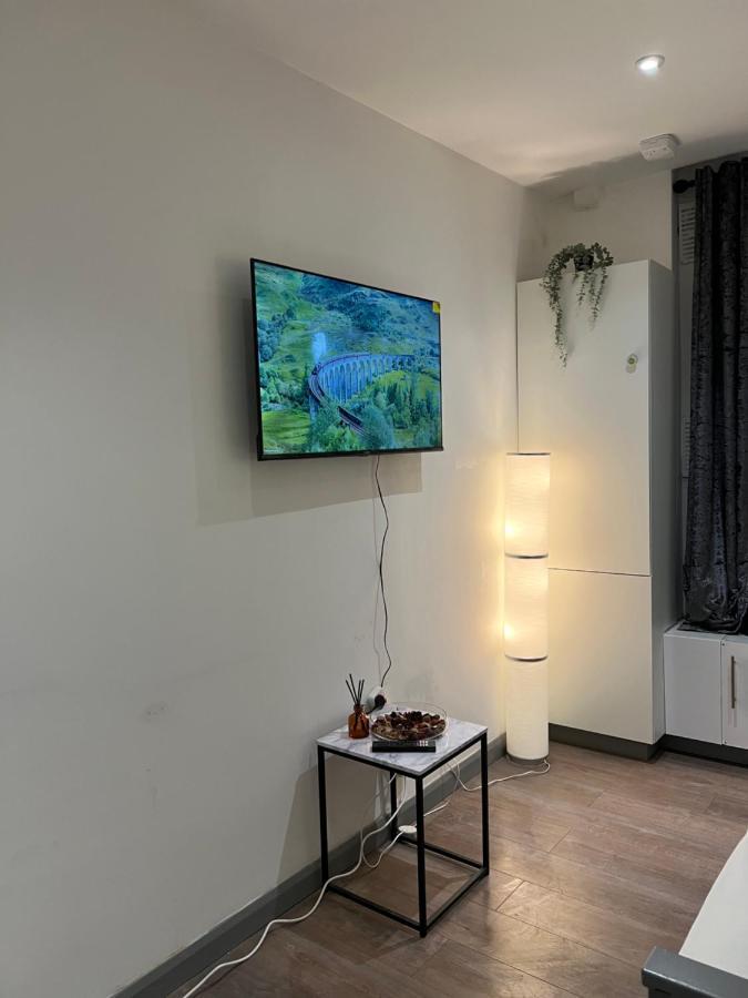 3 Bedroom Flat In King's Cross, St Pancras's. 2 Minutes To Euston. Appartement *