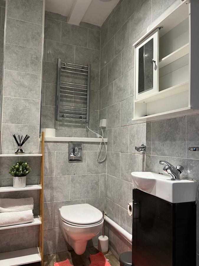 3 Bedroom Flat In King's Cross, St Pancras's. 2 Minutes To Euston. Appartement *